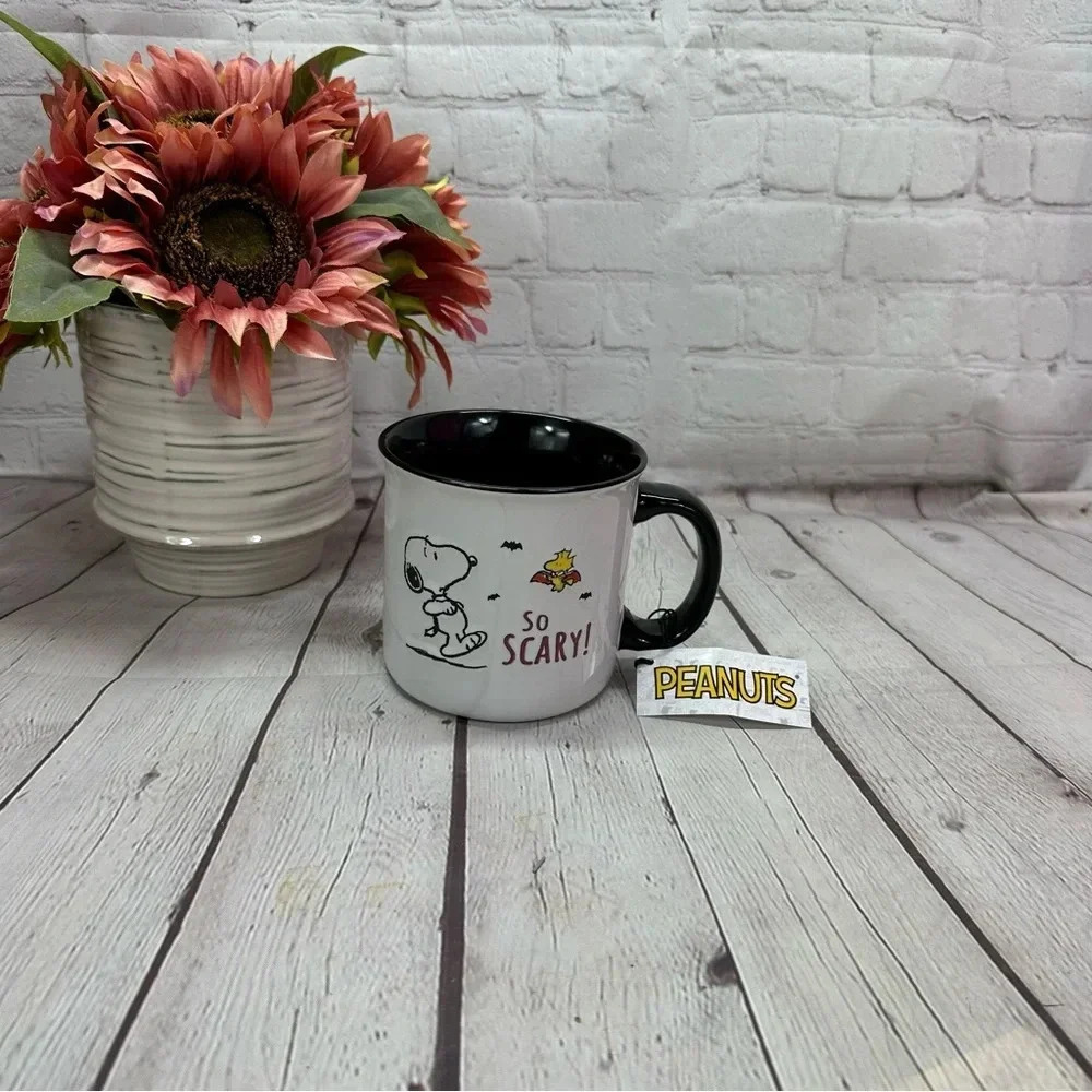 Peanuts snoopy woodstock happy halloween mug with bats so scary